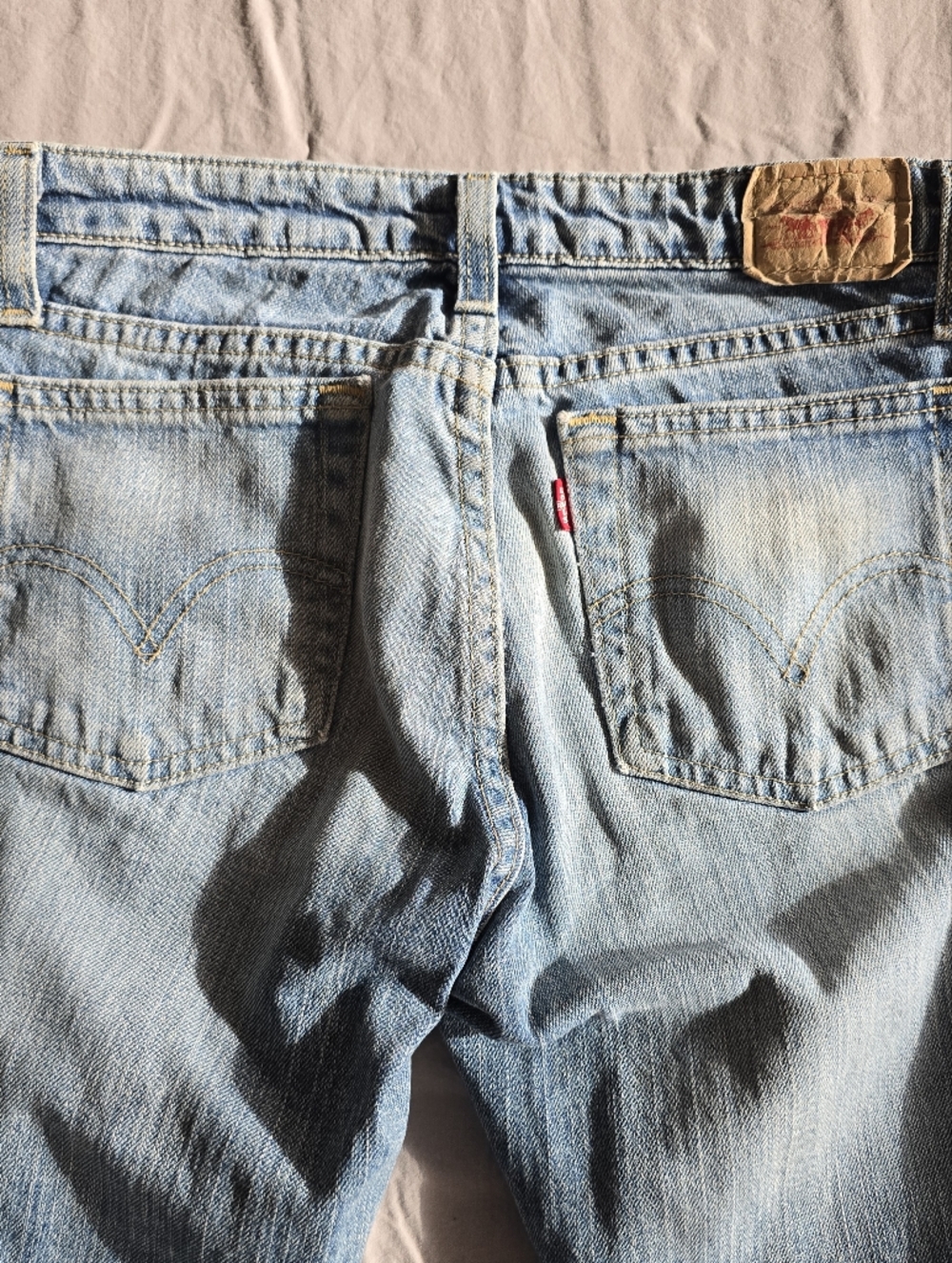 Women's Levi's 524 Too Superlow Flare Cut Blue Jeans - Size 7 (Pink Label) - Picture 7 of 10